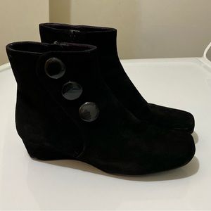 Vaneli Suede Black Boot - Size 6.5